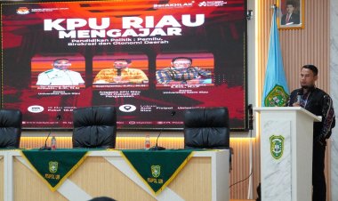 "KPU Riau Mengajar", Bahas Pendidikan Politik dan Tata Kelola Pemilu di Fisipol UIR