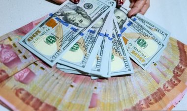 Rupiah Diproyeksi Melemah hingga Rp18.000 pada Mei 2026