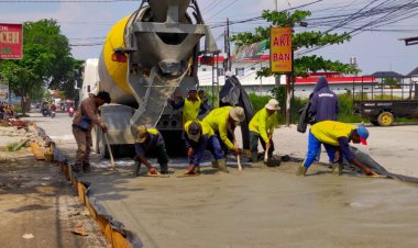 Pemko Pekanbaru Targetkan Semenisasi Jalan Lingkungan 20 Km Lebih, Dibarengi Drainase di 15 Kecamatan