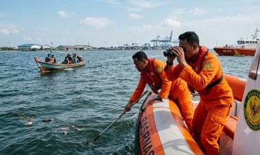 Agustinus Laia ABK Kapal Pompong Jatuh di Perairan Selat Rupat Dumai, Tim SAR Gabungan Masih Cari Korban