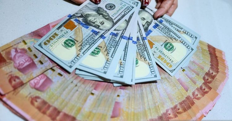 Rupiah Diproyeksi Melemah hingga Rp18.000 pada Mei 2026