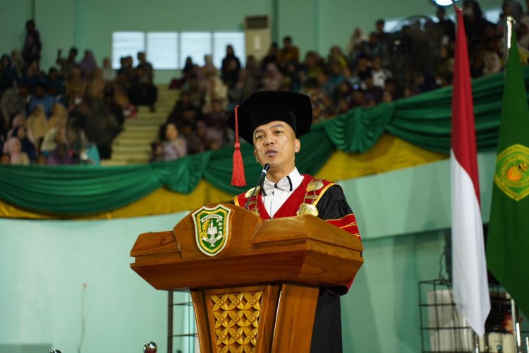 UIR Kukuhkan 1.443 Wisudawan, Cetak 84.061 Alumni