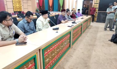 Ketua DPRD Riau Desak Parisman dan Eet Minta Maaf Secara Kelembagaan