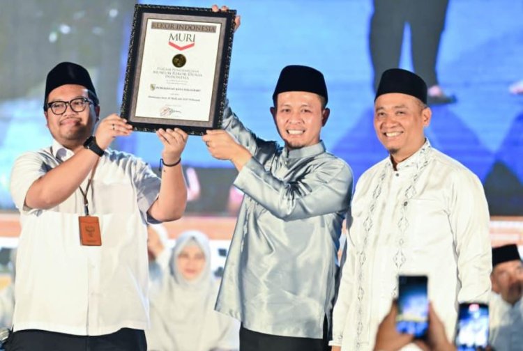 Pemko Pekanbaru Raih Rekor MURI 9.184 ASN Serentak Baca Surah Al-Mulk di Masjid An Nur