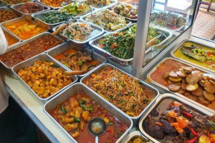 Diet Tak Harus Mahal, Makan di Warteg Juga Bisa Tetap Sehat