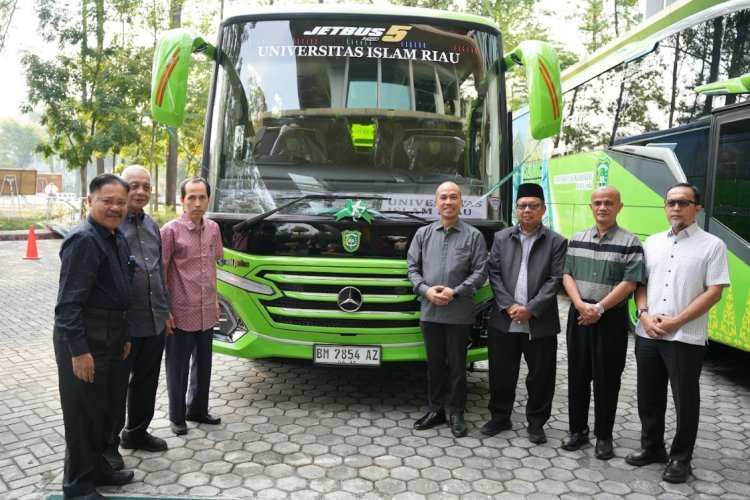 UIR Hadirkan Bus Baru Demi Kelancaran Kegiatan Dosen dan Mahasiswa
