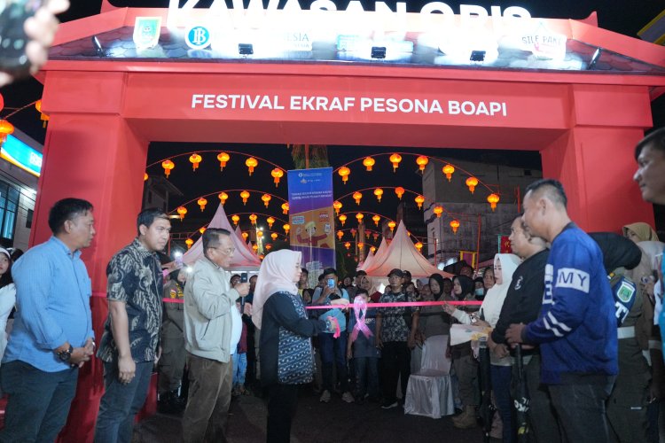 Resmikan Bazar Festival Ekraf Pesona Boapi, Bupati H. Bistamam Ajak Perkuat UMKM dengan Teknologi Digital
