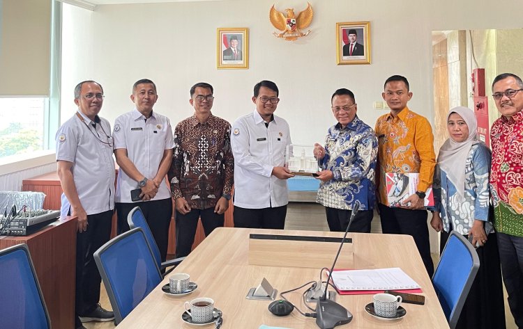 Bupati Rohil Bistamam Perjuangkan Pembangunan Kampung Nelayan Modern