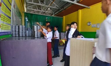 Seragam Siswa Baru SD dan SMP Negeri di Pekanbaru Gratis, Sekolah yang Jual Baju Bakal Disanksi