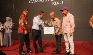 Sukses Bertransformasi di Era Digital, UIR Raih Campus Entrepreneurial Marketing Award Riau 2026