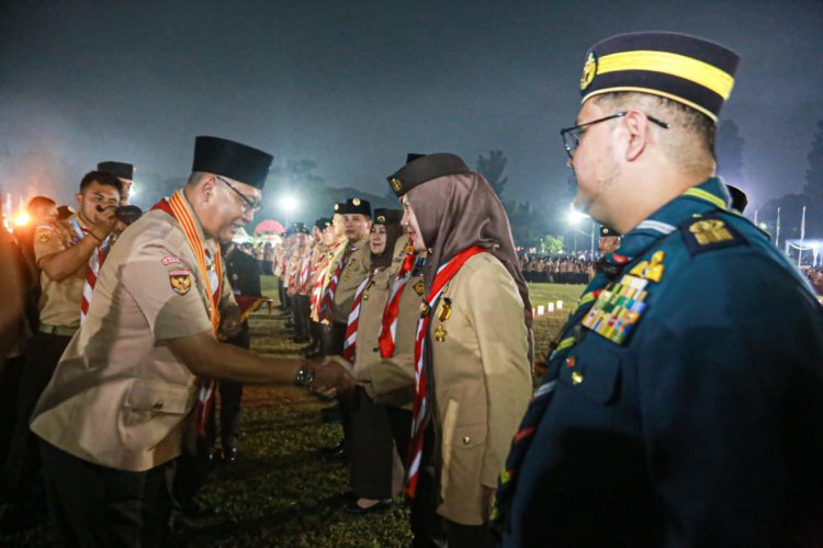 Terima Lencana Darma Bakti di Cibubur, Sulastri Komit Kawal Generasi Emas Pekanbaru