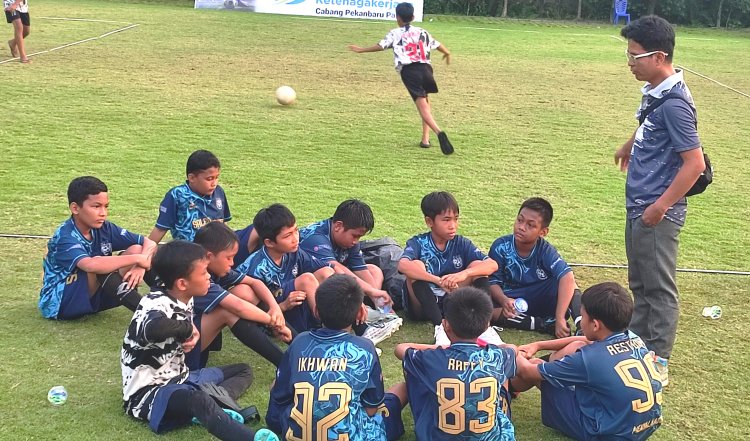 Tim Sepakbola SDN 83 Pekanbaru akan Hadapi SD Al Rasyid Siang Ini di Stadion Tumpal Sinaga, Tiga Naga Championship 2026 Season II