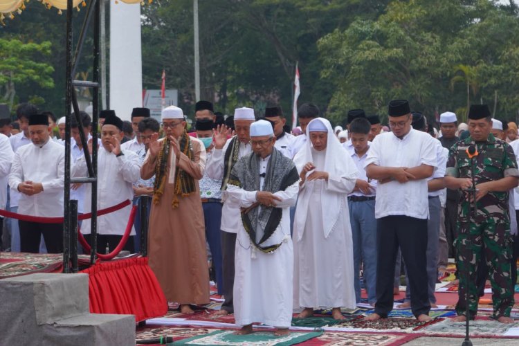 Ketua DPRD Inhil Iwan Taruna Hadiri Salat Istisqa Bersama Pemkab, Ajak Masyarakat Perkuat Doa dan Cegah Karhutla