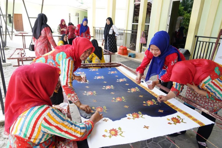 Batik Mandau dan Batik Dumai : Kemandirian Ekonomi yang Dilukis dalam Helai Pelestarian Budaya