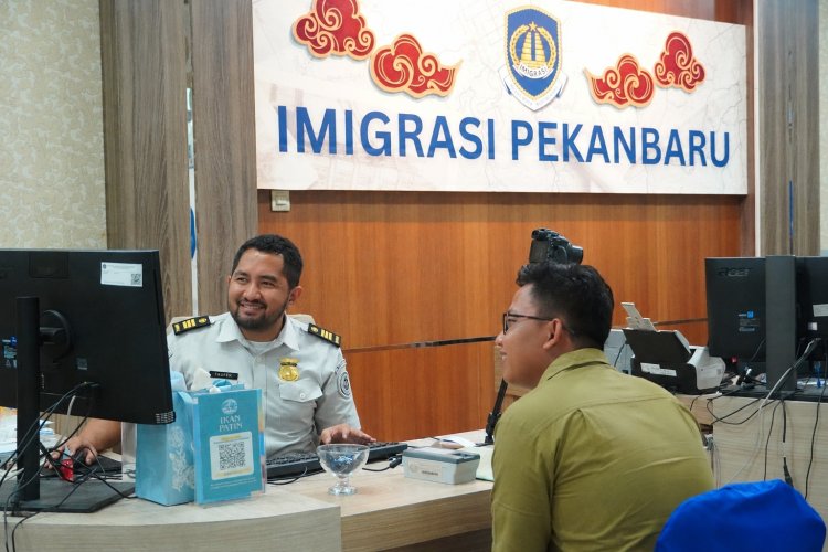 Masyarakat Bisa Pantau Status Permohonan Paspor Lewat IKAN PATIN